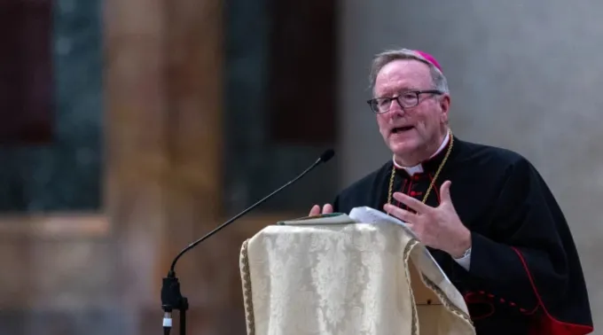 Robert Barron faz o discurso principal no Encontro Nacional de Peregrinos dos EUA do Jubileu da Juventude, em 30 de julho de 2025, na Basílica de São Paulo Fora dos Muros, ?? 