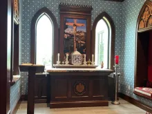 Oratório da Cathedral High School, parte da catedral de Nossa Senhora de Walsingham, a principal igreja do ordinariato da Cátedra de São Pedro, em Houston, Texas, EUA.