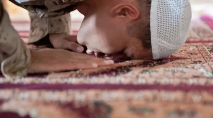 Muçulmano reza no mês sagrado islâmico do Ramadã ?? 