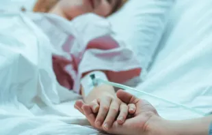 Criança doente. Foto referencial.