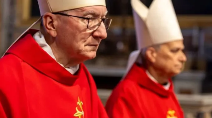 Cardeal Pietro Parolin numa das missas de Novendiales em sufrágio do papa Francisco ?? 