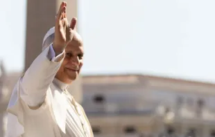 Papa Leão XIV na praça de São Pedro, no Vaticano.