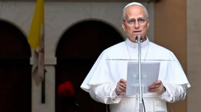 Leão XIV reza o Ângelus em Castel Gndolfo em 17 de agosto de 2025 ?? 