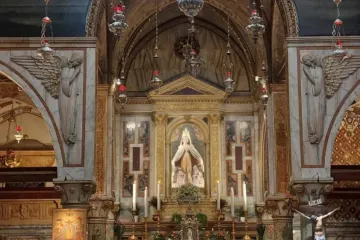 Imagem de Nossa Senhora no santuário da basílica de Santa Maria do Monte Berico