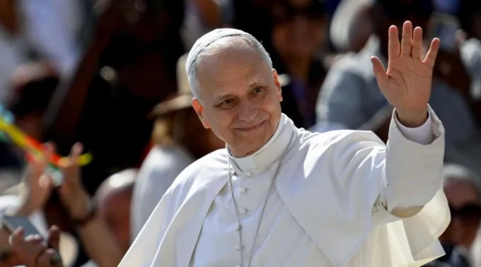 Leão XIV na praça de São Pedro ?? 