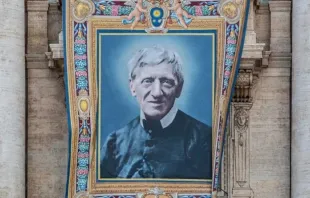 Tapeçaria do cardeal Newman na basílica de São Pedro, no Vaticano.