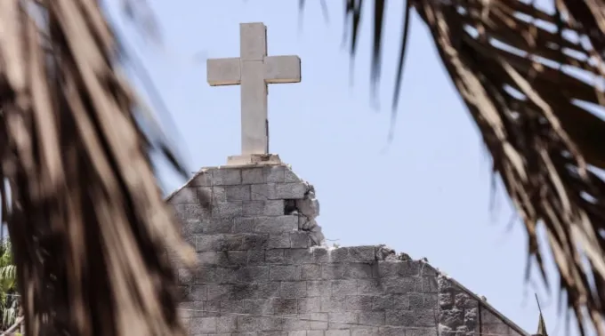 Danos à igreja da Sagrada Família na Cidade de Gaza devido a um ataque israelense à igreja  em 17 de julho de 2025 ?? 