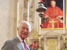 O rei Carlos III da Inglaterra visita o oratório de São Filipe Néri em Brimingham, Inglaterra, na última quarta-feira (3).