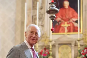 O rei Carlos III da Inglaterra visita o oratório de São Filipe Néri em Brimingham, Inglaterra, em 3 de setembro de 2025