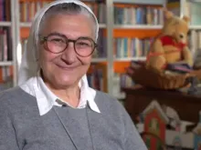 A irmã Miranda Moltedo era diretora da escola primária de Carlo quando ele era aluno.