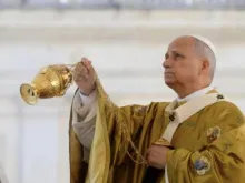 O papa Leão XIV hoje (7) na missa de canonização de Carlo Acutis e Pier Giorgio Frassati.