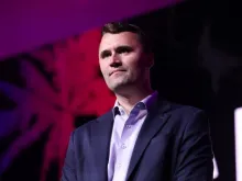 Charlie Kirk conversa com participantes da 2025 Chapter Leadership Summit, no Centro de Convenções de Tampa, em Tampa, Flórida, EUA.