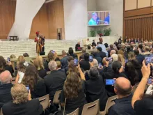 Encontro do papa Leão XIV com participantes do 26º Congresso Mariológico Internacional, em 6 de setembro, na Aula Paulo VI, no Vaticano.