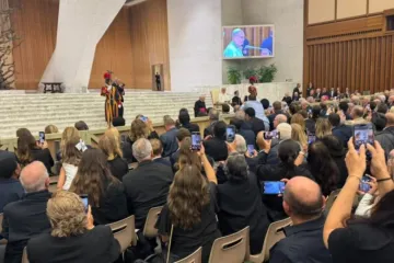 Encontro do papa Leão XIV com participantes do 26º Congresso Mariológico Internacional no Vaticano