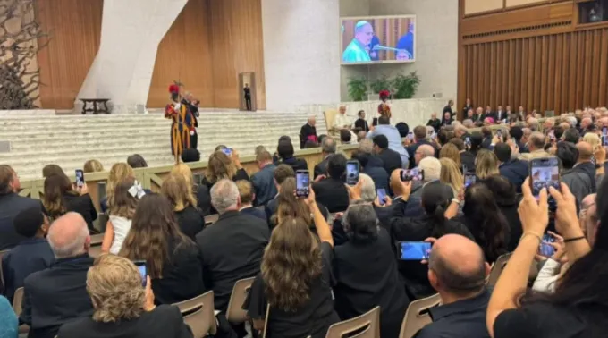 Encontro do papa Leão XIV com participantes do 26º Congresso Mariológico Internacional no Vaticano ?? 