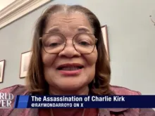 Alveda King sofreu três assassinatos na família: o de seu pai, o reverendo Alfred Daniel Williams King; o de sua avó, Alberta King; e o de seu renomado tio, Martin Luther King Jr.