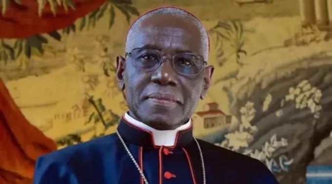 Cardeal Robert Sarah ?? 