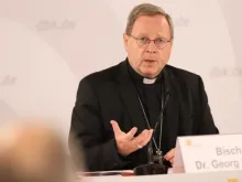 O bispo de Limburgo, Alemanha, Georg Bätzing, presidente da Conferência Episcopal Alemã.