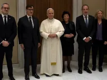 Papa Leão XIV com o presidente da Generalidade da Catalunha, Salvador Illa, em audiência privada no Vaticano.