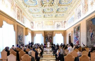 O papa Leão XIV em audiência com grupo de médicos latino-americanos hoje (2) no Vaticano.