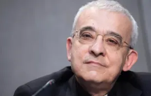 O arcebispo Filippo Iannone discursa em entrevista coletiva apresentando a reforma do direito canônico em 1º de junho de 2021.