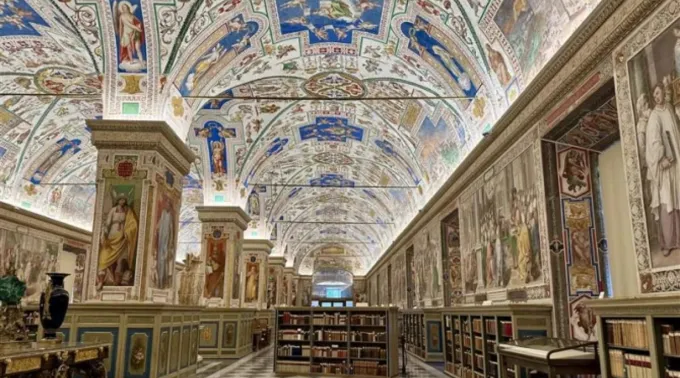 Salão Sistino da Biblioteca Apostólica do Vaticano ?? 