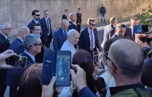 O papa Leão XIV responde hoje (7) a perguntas da mídia em Castel Gandolfo,  Itália.