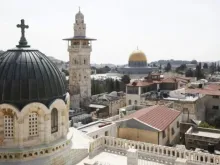 Igrejas em Jerusalém enfrentam pressões fiscais constantes em meio a negociações de longa data.