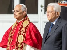 O papa Leão XIV se encontra ontem (14) com o presidente da Itália, Sergio Mattarella, em sua primeira visita de Estado ao país europeu, que circunda a Cidade do Vaticano.