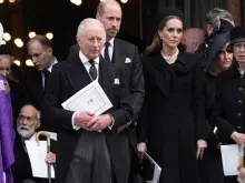 Rei Carlos III da Inglaterra em missa de réquiem pela alma de Katharine, duquesa de Kent, na catedral de Westminster, em Londres, em 16 de setembro de 2025.
