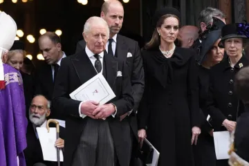 Rei Carlos III em missa de réquiem pela alma de Katharine, duquesa de Kent, em 16 de setembro de 2025