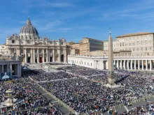 Praça de São Pedro, no Vaticano.