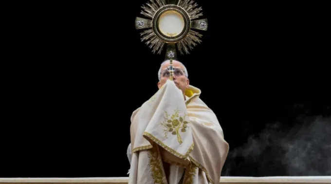 Leão XIV em vigília e oração do rosário em 11 de outubro de 2025 ?? 