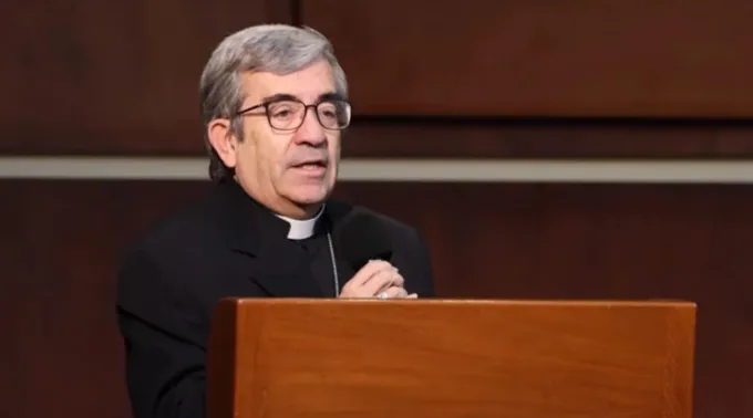 O arcebispo de Valladolid, Espanha, Luis Argüello ?? 