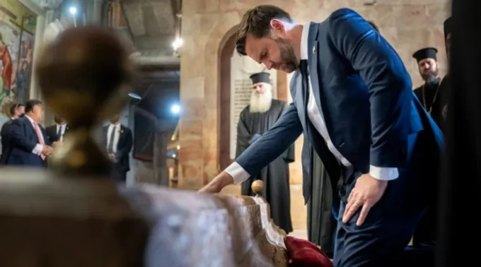 J.D. Vance visita a Igreja do Santo Sepulcro, na Cidade Velha de Jerusalém, em 23 de outubro de 2025 ?? 