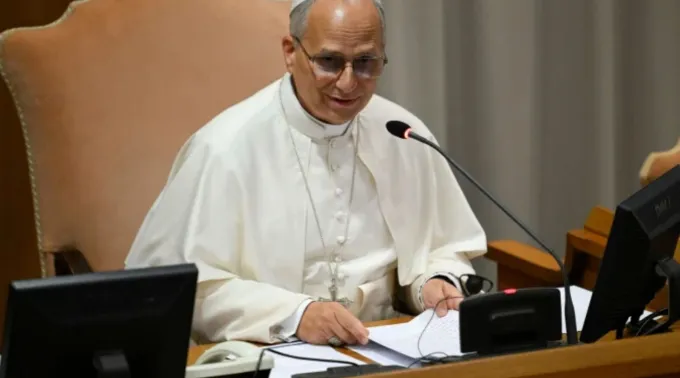 Papa Leão XIV recebe jesuítas no Vaticano ?? 
