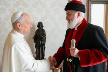 Leão XIV recebe Mar Awa III no Vaticano em 27 de outubro de 2025