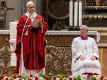 O papa Leão XIV discursa ao público em homilia na missa de ontem (27), marcando o início do ano acadêmico nas universidades pontifícias de Roma e o dia de abertura do Jubileu do Mundo da Educação.