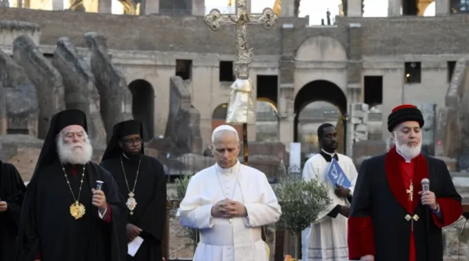 Oração ecumênica no Coliseu, em Roma, em 28 de outubro de 2025 ?? 