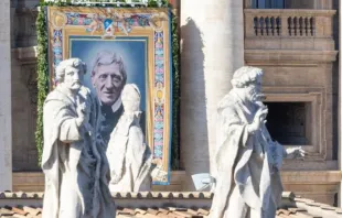 Tapeçaria de são João Henrique Newman no Vaticano.