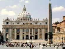Vista panorâmica da basílica de São Pedro, no Vaticano.