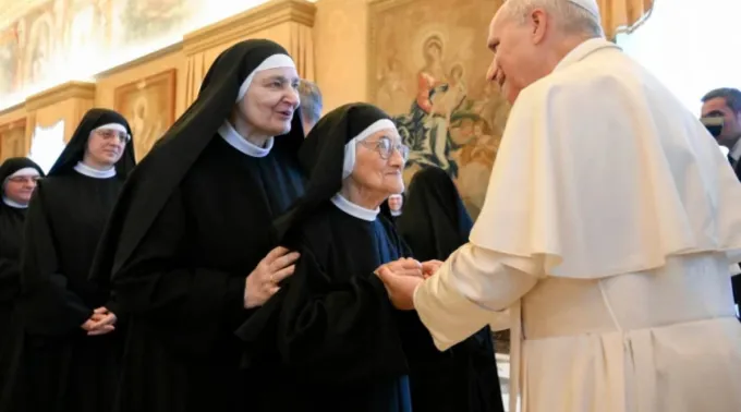 Papa Leão XIV recebe no Vaticano freiras agostinianas de clausura ?? 