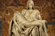 A Pietà, obra de Michelangelo Buonarroti, na Basílica de São Pedro, no Vaticano.