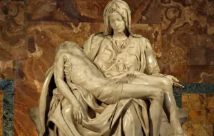 A Pietà, obra de Michelangelo Buonarroti, na Basílica de São Pedro, no Vaticano.