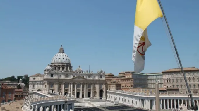Vista panorâmica da praça de São Pedro, no Vaticano ?? 
