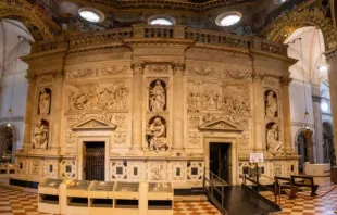 A Santa Casa de Nossa Senhora no Santuário de Loreto, Itália.