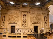 A Santa Casa de Nossa Senhora no Santuário de Loreto, Itália.