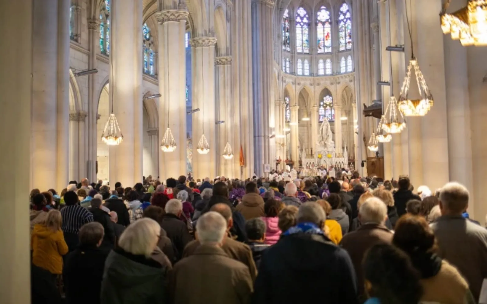 Em um santuário francês dedicado aos mortos, um silencioso renascimento  entre os vivos, image size:1600x1000