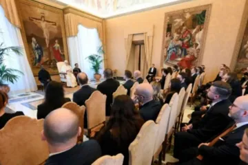 Leão XIV em audiência com políticos europeus no Vaticano em 10 de dezembro de 2025