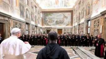 Papa Leão XIV recebe ontem (11) membros do Pontifício Instituto de Arqueologia Cristã, na Sala Clementina, no Vaticano.